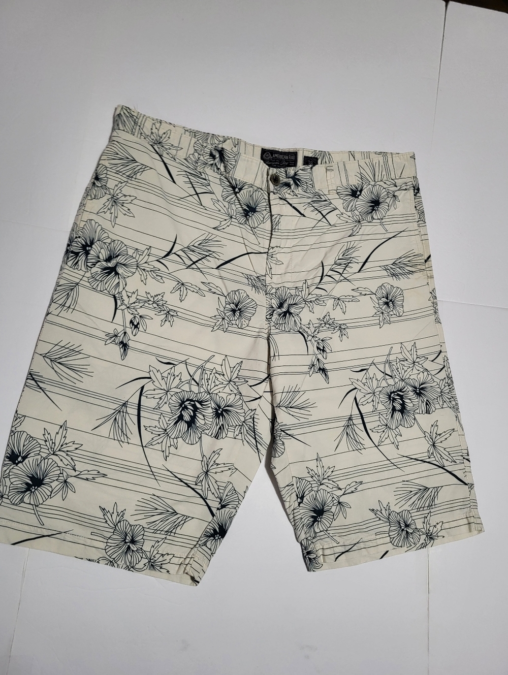 American Rag White Floral Print Flat Front Shorts Size Mens 38